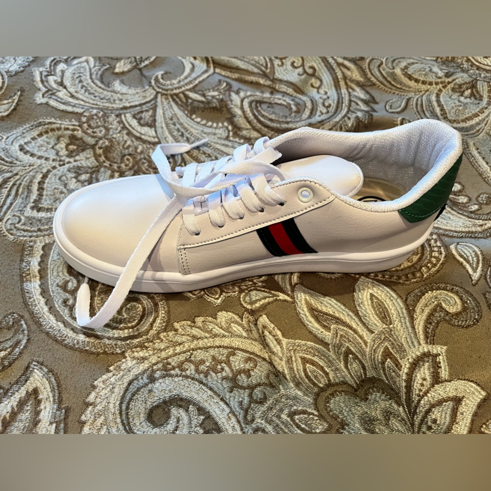 Casual athletic shoes, never been worn.